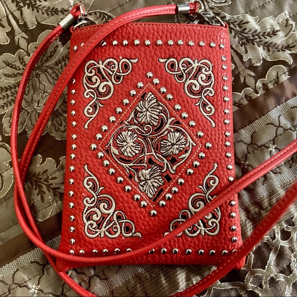 Small Shoulder Purse with exquisite detailing - Picture 5 of 11